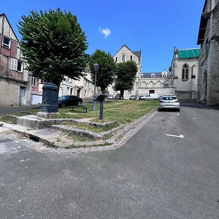 שינון La Tour De L Horloge, Appt Typique A 500M Du Chateau מראה חיצוני תמונה